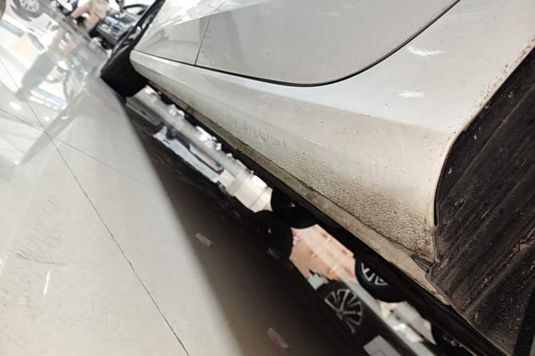 Used Geely Auto Emgrand 2025 4th Generation 1.5L CVT Longteng Edition Left Side Sill
