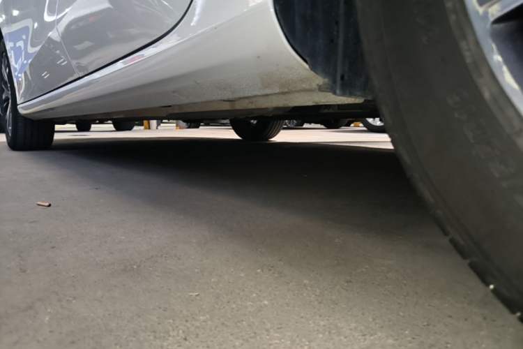 Used Geely Auto Emgrand 2025 4th Generation 1.5L CVT Longteng Edition Left Side Sill