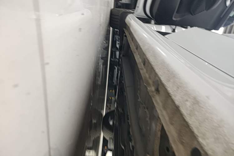 Used Geely Auto Emgrand 2025 4th Generation 1.5L CVT Starry Edition Left Side Sill