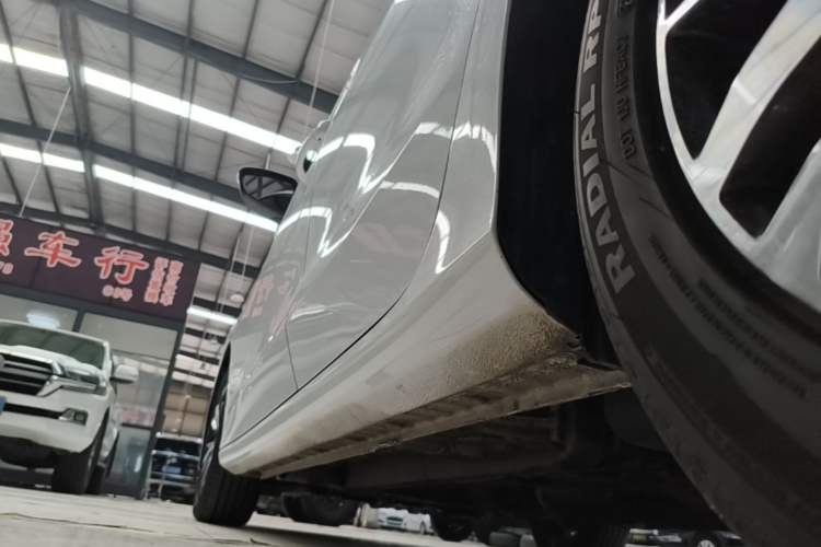 Used Geely Auto Emgrand 2025 4th Generation 1.5L CVT Longteng Edition Left Side Sill