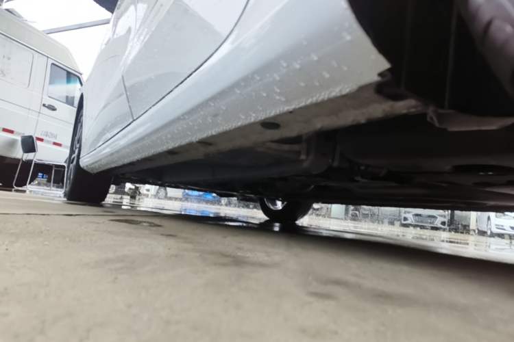 Used Geely Auto Emgrand 2025 4th Generation 1.5L CVT Luxury Version Left Side Sill