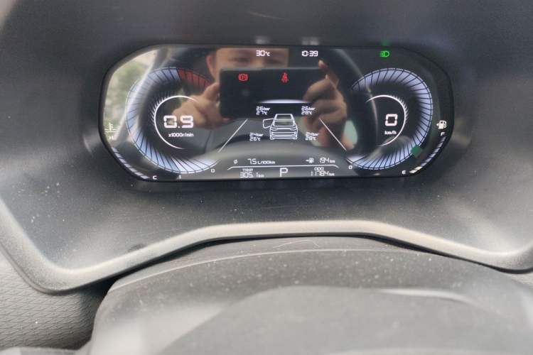 Used Geely Auto Emgrand 2025 4th Generation 1.5L CVT Longteng Edition Odometer Close Up