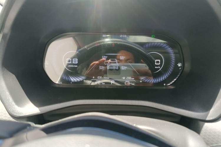 Used Geely Auto Emgrand 2025 4th Generation 1.5L CVT Luxury Version Odometer Close Up