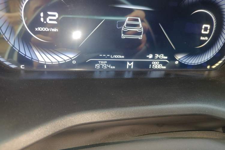 Used Geely Auto Emgrand 2025 4th Generation 1.5L Manual – Dragon Edition Odometer Close Up