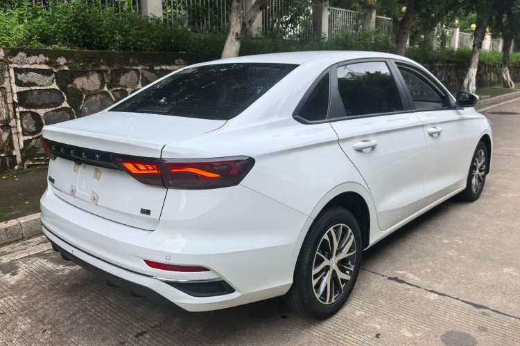 Used Geely Auto Emgrand 2025 4th Generation 1.5L CVT Longteng Edition Rear Right 45 Deg