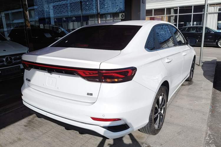 Used Geely Auto Emgrand 2025 4th Generation 1.5L CVT Flagship Version Rear Right 45 Deg