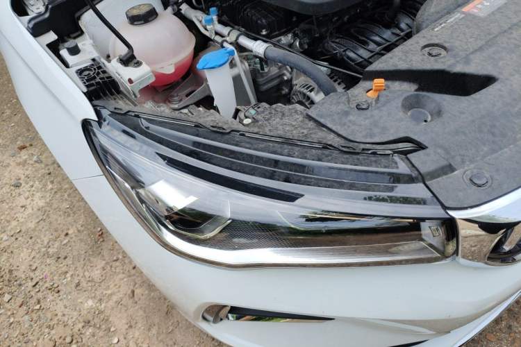 Used Geely Auto Emgrand 2025 4th Generation 1.5L CVT Longteng Edition Right Front Headlight
