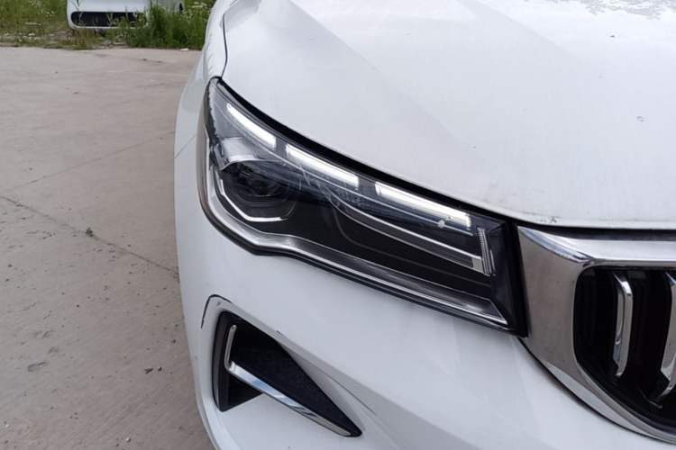 Used Geely Auto Emgrand 2025 4th Generation 1.5L CVT Flagship Version Right Front Headlight