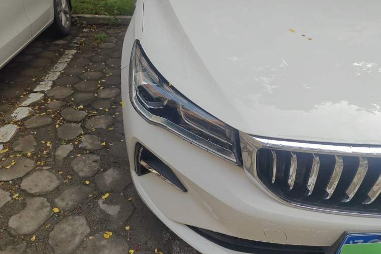 Used Geely Auto Emgrand 2025 4th Generation 1.5L Manual – Dragon Edition Right Front Headlight