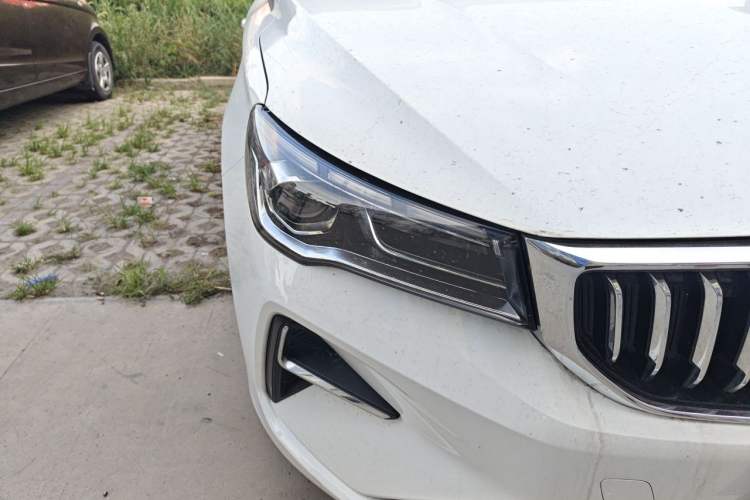 Used Geely Auto Emgrand 2025 4th Generation 1.5L CVT Starry Edition Right Front Headlight