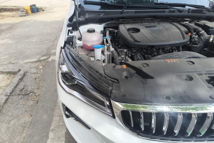 Used Geely Auto Emgrand 2025 4th Generation 1.5L CVT Luxury Version Right Front Headlight