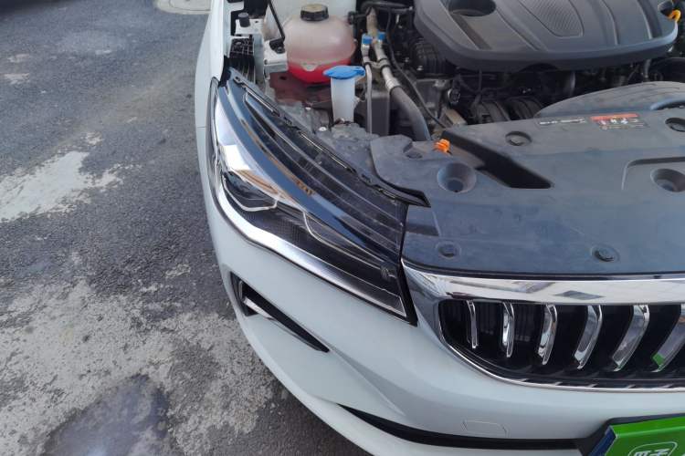 Used Geely Auto Emgrand 2025 4th Generation 1.5L CVT Longteng Edition Right Front Headlight