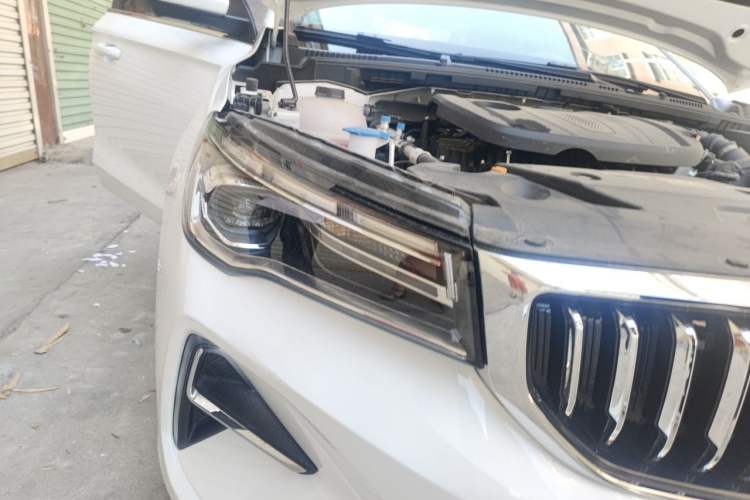 Used Geely Auto Emgrand 2025 4th Generation 1.5L CVT Luxury Version Right Front Headlight