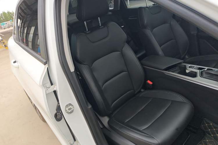 Used Geely Auto Emgrand 2025 4th Generation 1.5L CVT Longteng Edition Right Front Seat