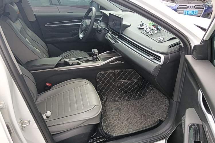 Used Geely Auto Emgrand 2025 4th Generation 1.5L CVT Luxury Version Right Front Seat