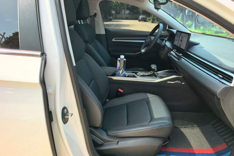 Used Geely Auto Emgrand 2025 4th Generation 1.5L CVT Luxury Version Right Front Seat
