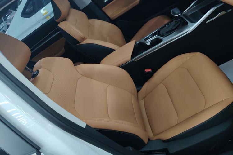 Used Geely Auto Emgrand 2025 4th Generation 1.5L CVT Flagship Version Right Front Seat