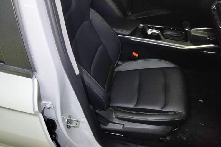 Used Geely Auto Emgrand 2025 4th Generation 1.5L CVT Longteng Edition Right Front Seat