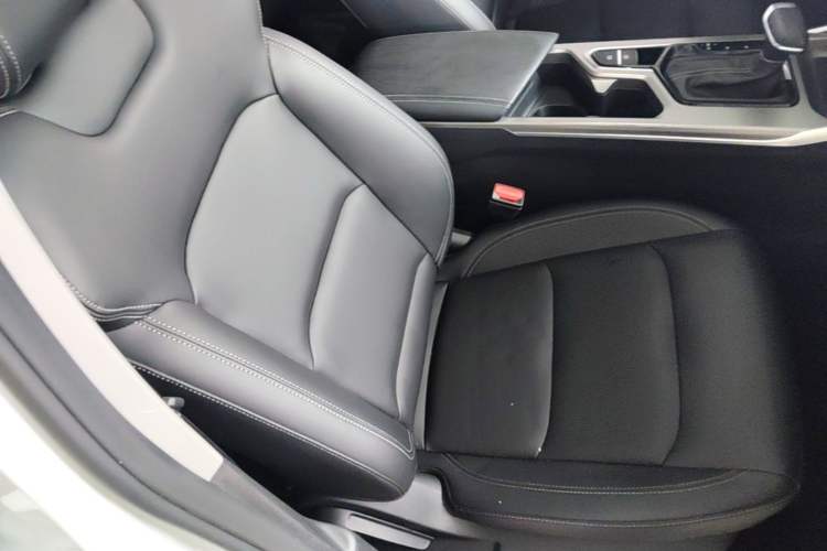 Used Geely Auto Emgrand 2025 4th Generation 1.5L CVT Longteng Edition Right Front Seat