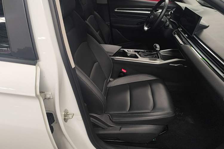 Used Geely Auto Emgrand 2025 4th Generation 1.5L CVT Longteng Edition Right Front Seat