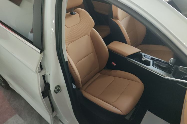 Used Geely Auto Emgrand 2025 4th Generation 1.5L CVT Flagship Version Right Front Seat