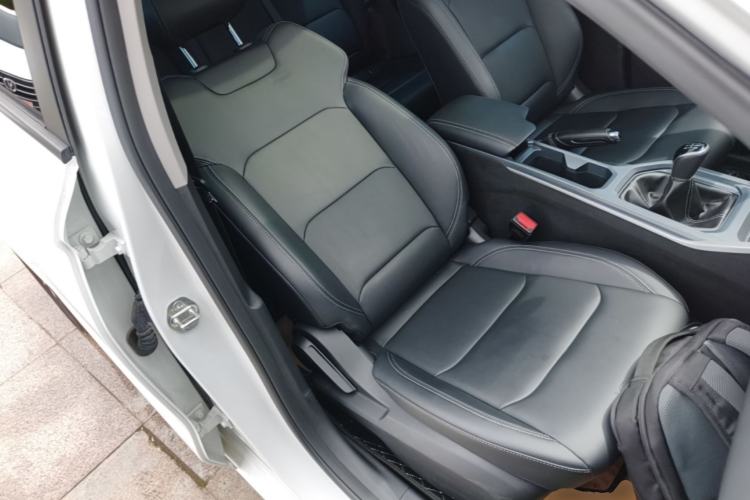 Used Geely Auto Emgrand 2025 4th Generation 1.5L Manual – Dragon Edition Right Front Seat