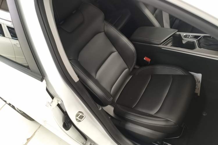 Used Geely Auto Emgrand 2025 4th Generation 1.5L CVT Longteng Edition Right Front Seat