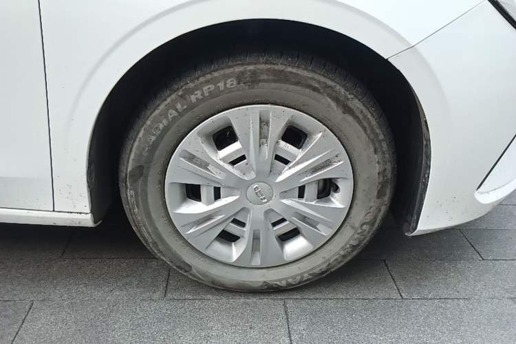 Used Geely Auto Emgrand 2025 4th Generation 1.5L Manual - Starry Edition Right Front Wheel Hub