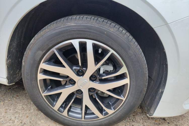 Used Geely Auto Emgrand 2025 4th Generation 1.5L CVT Longteng Edition Right Front Wheel Hub