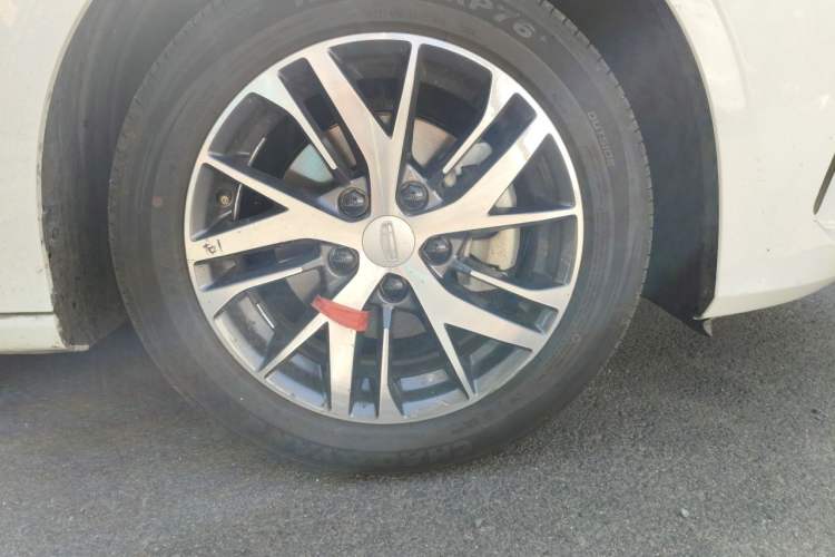 Used Geely Auto Emgrand 2025 4th Generation 1.5L CVT Starry Edition Right Front Wheel Hub