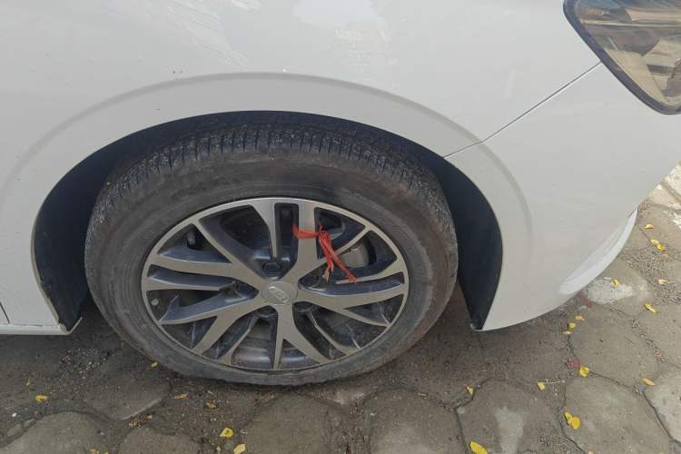 Used Geely Auto Emgrand 2025 4th Generation 1.5L Manual – Dragon Edition Right Front Wheel Hub
