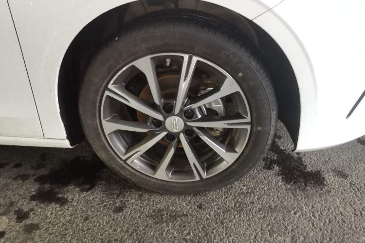 Used Geely Auto Emgrand 2025 4th Generation 1.5L CVT Luxury Version Right Front Wheel Hub