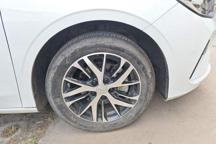 Used Geely Auto Emgrand 2025 4th Generation 1.5L CVT Starry Edition Right Front Wheel Hub