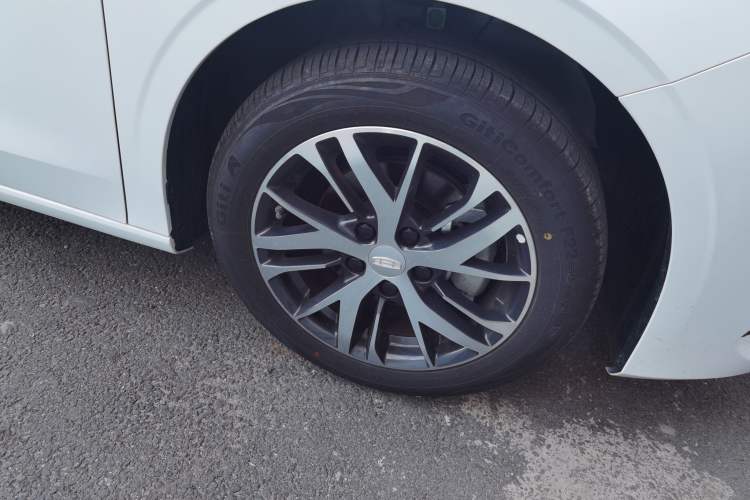 Used Geely Auto Emgrand 2025 4th Generation 1.5L CVT Longteng Edition Right Front Wheel Hub