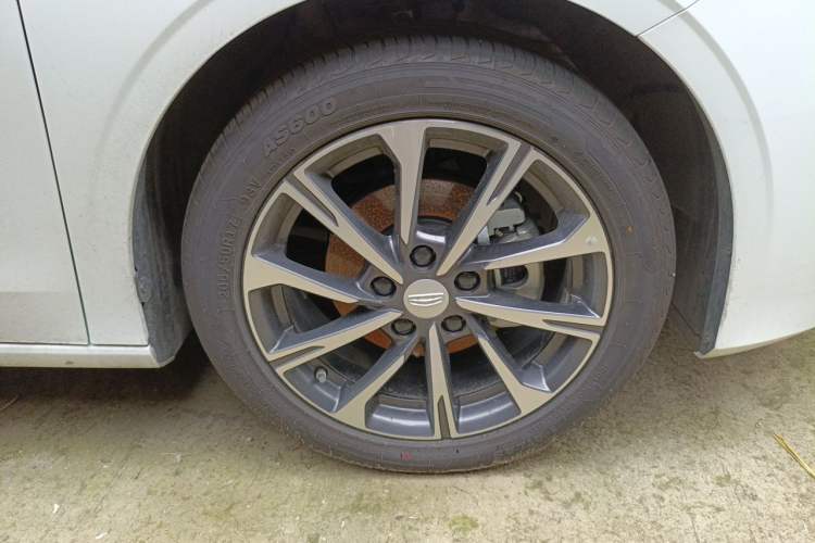 Used Geely Auto Emgrand 2025 4th Generation 1.5L CVT Luxury Version Right Front Wheel Hub