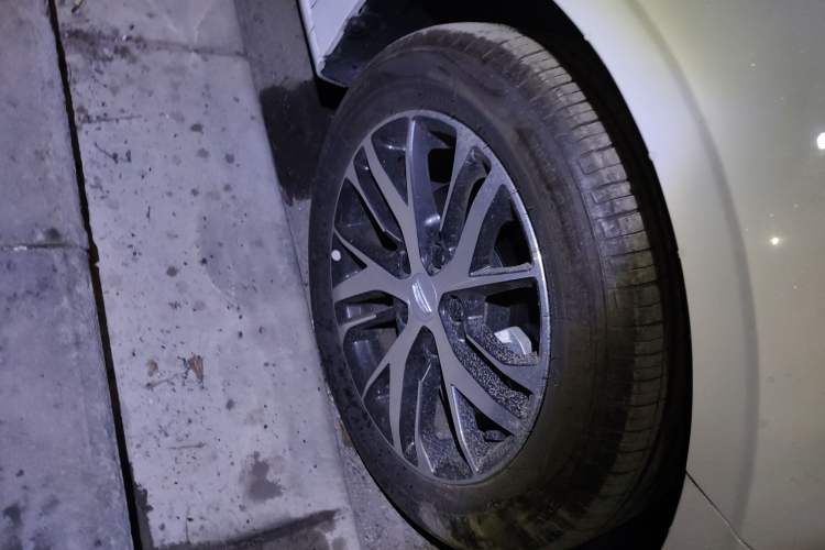 Used Geely Auto Emgrand 2025 4th Generation 1.5L Manual - Starry Edition Right Front Wheel Hub