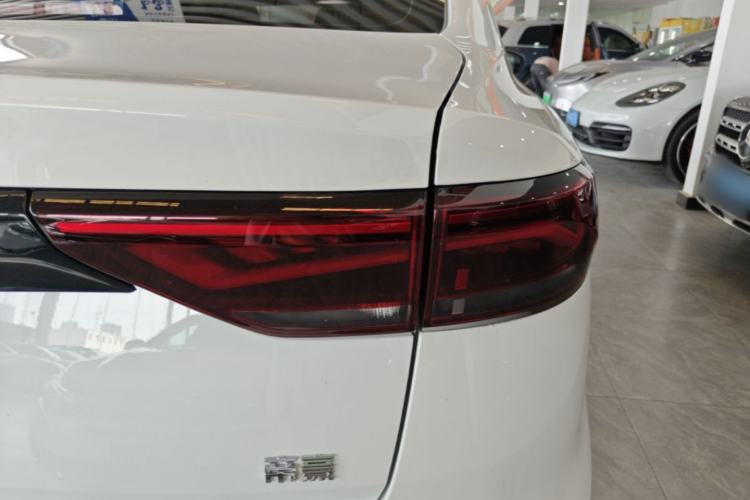 Used Geely Auto Emgrand 2025 4th Generation 1.5L CVT Starry Edition Right Rear Taillight