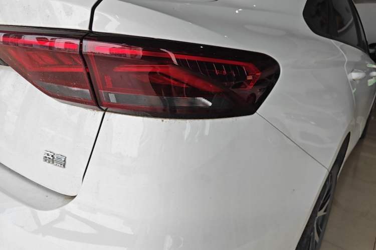 Used Geely Auto Emgrand 2025 4th Generation 1.5L CVT Longteng Edition Right Rear Taillight