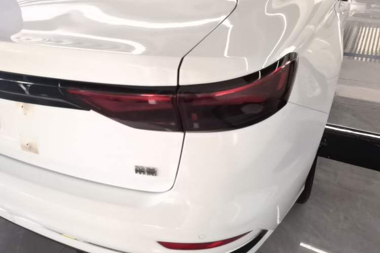 Used Geely Auto Emgrand 2025 4th Generation 1.5L CVT Starry Edition Right Rear Taillight