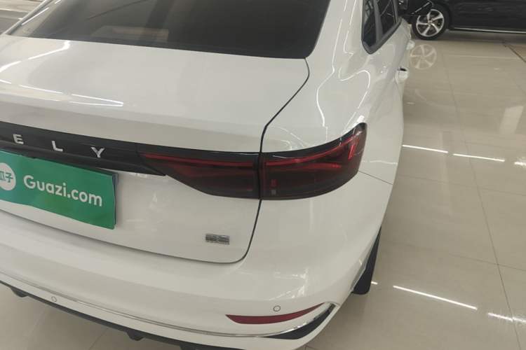 Used Geely Auto Emgrand 2025 4th Generation 1.5L Manual – Dragon Edition Right Rear Taillight