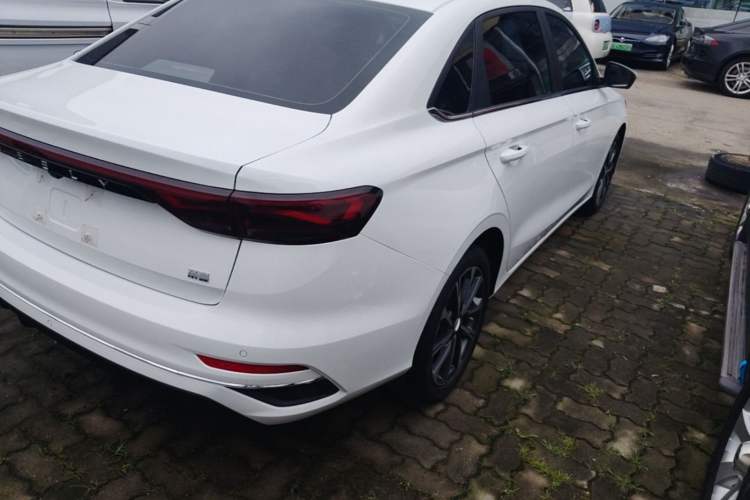 Used Geely Auto Emgrand 2025 4th Generation 1.5L CVT Luxury Version Right Rear Taillight