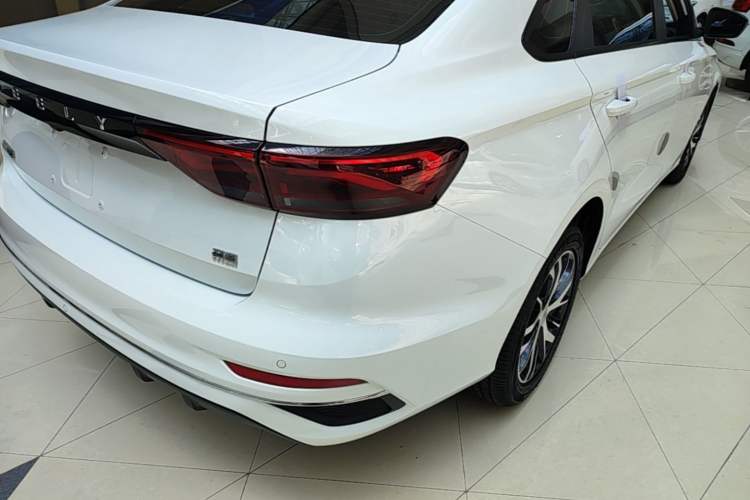 Used Geely Auto Emgrand 2025 4th Generation 1.5L CVT Longteng Edition Right Rear Taillight