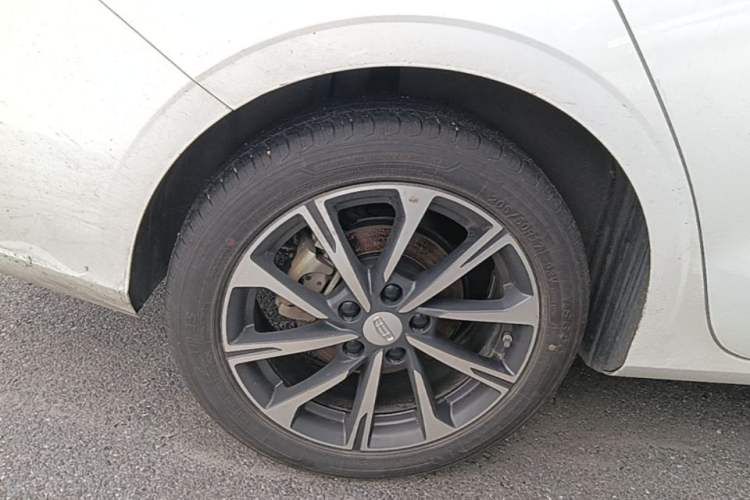 Used Geely Auto Emgrand 2025 4th Generation 1.5L CVT Luxury Version Right Rear Wheel Hub
