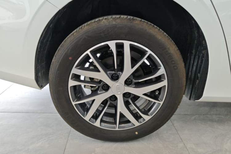 Used Geely Auto Emgrand 2025 4th Generation 1.5L CVT Starry Edition Right Rear Wheel Hub