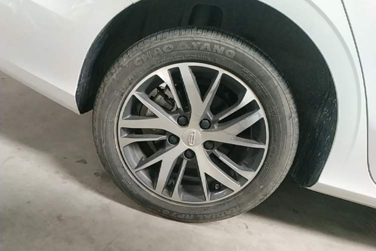 Used Geely Auto Emgrand 2025 4th Generation 1.5L CVT Longteng Edition Right Rear Wheel Hub