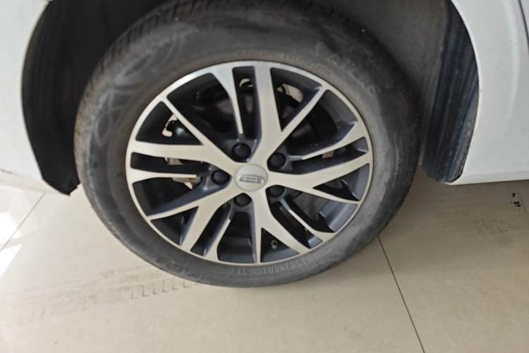 Used Geely Auto Emgrand 2025 4th Generation 1.5L CVT Longteng Edition Right Rear Wheel Hub
