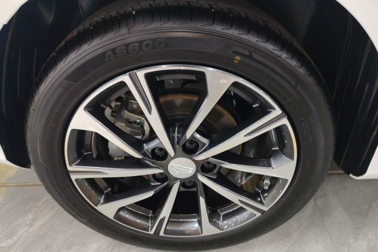 Used Geely Auto Emgrand 2025 4th Generation 1.5L CVT Flagship Version Right Rear Wheel Hub