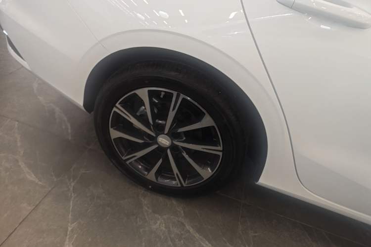 Used Geely Auto Emgrand 2025 4th Generation 1.5L CVT Flagship Version Right Rear Wheel Hub