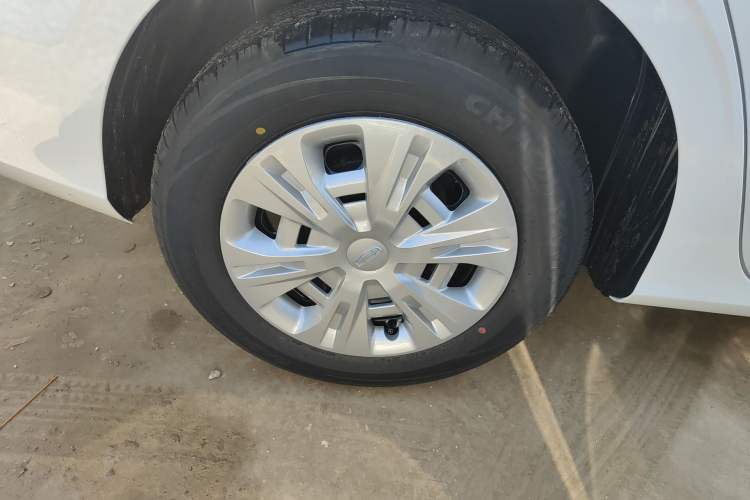 Used Geely Auto Emgrand 2025 4th Generation 1.5L Manual - Starry Edition Right Rear Wheel Hub