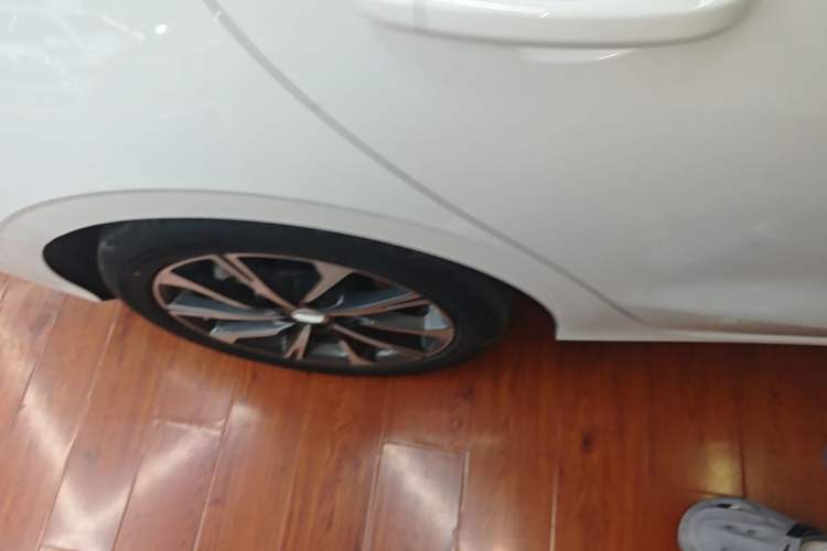 Used Geely Auto Emgrand 2025 4th Generation 1.5L CVT Luxury Version Right Rear Wheel Hub